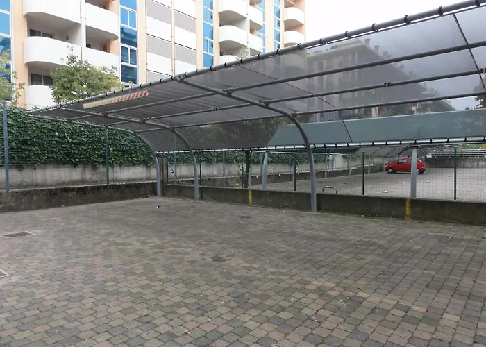 In A Modern Coastal Building Lägenhet